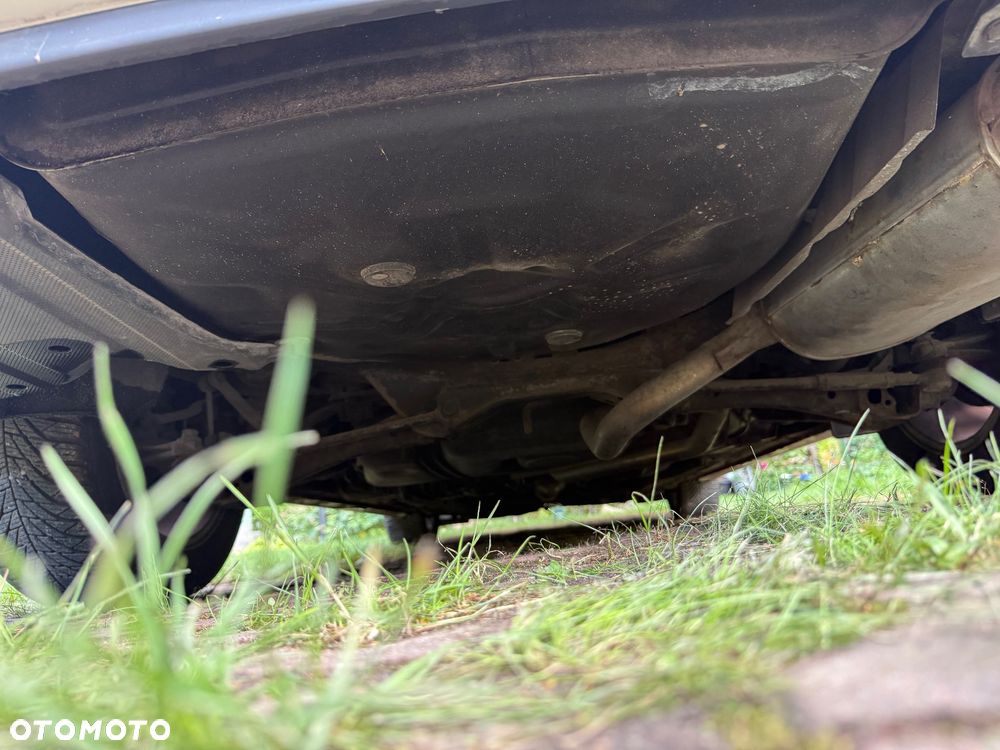 Toyota Avensis 1.8 VVT-i Sol - 28