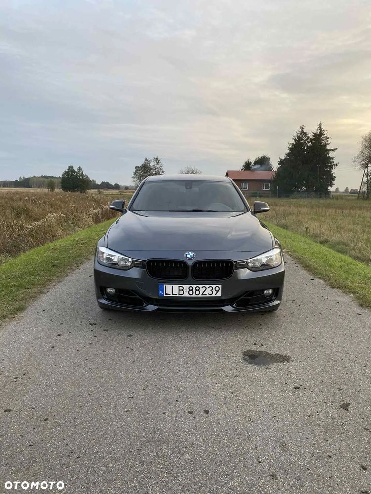 BMW Seria 3 328i Sport Line - 3