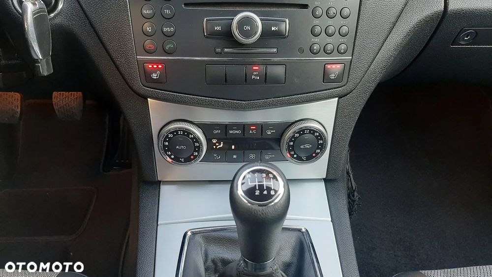 Mercedes-Benz Klasa C 180 Kompressor BlueEFFICIENCY Avantgarde - 23
