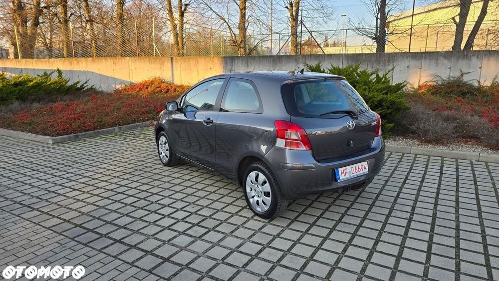 Toyota Yaris - 37