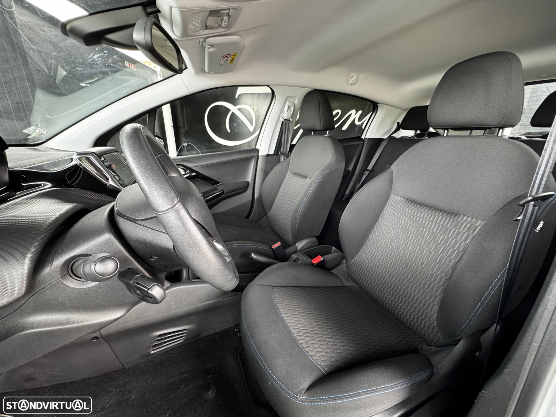 Peugeot 208 PureTech 82 Stop & Start Signature - 10