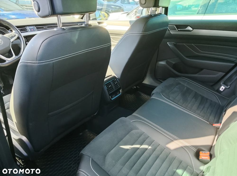 Volkswagen Passat - 17