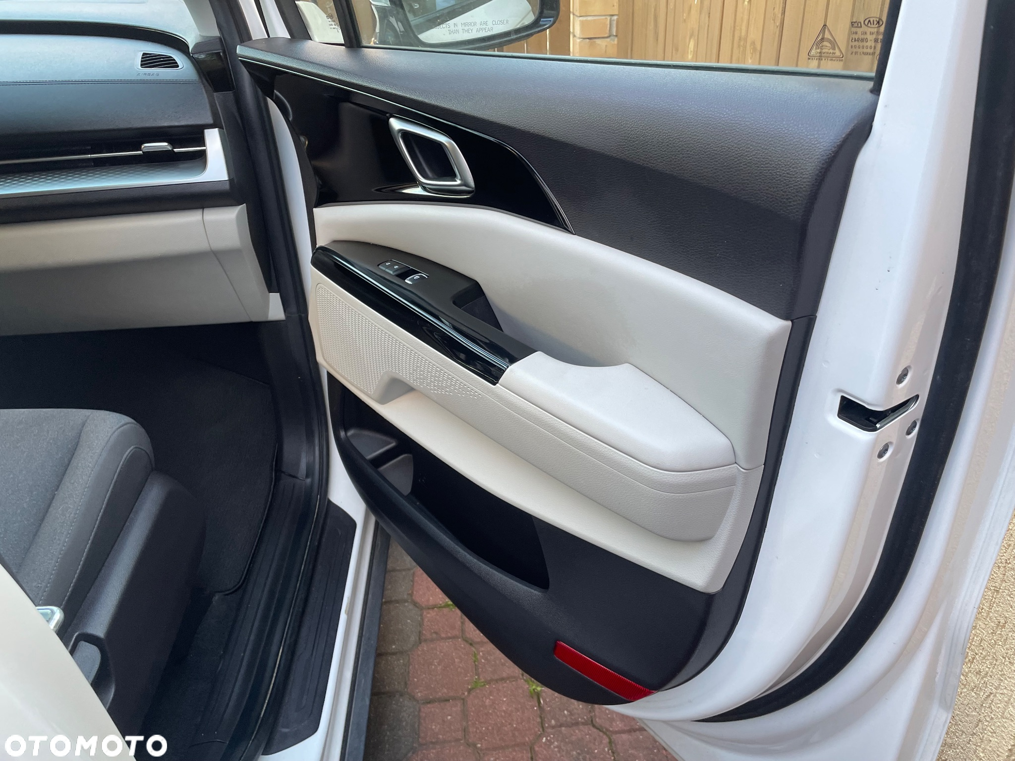 Kia Carnival - 34