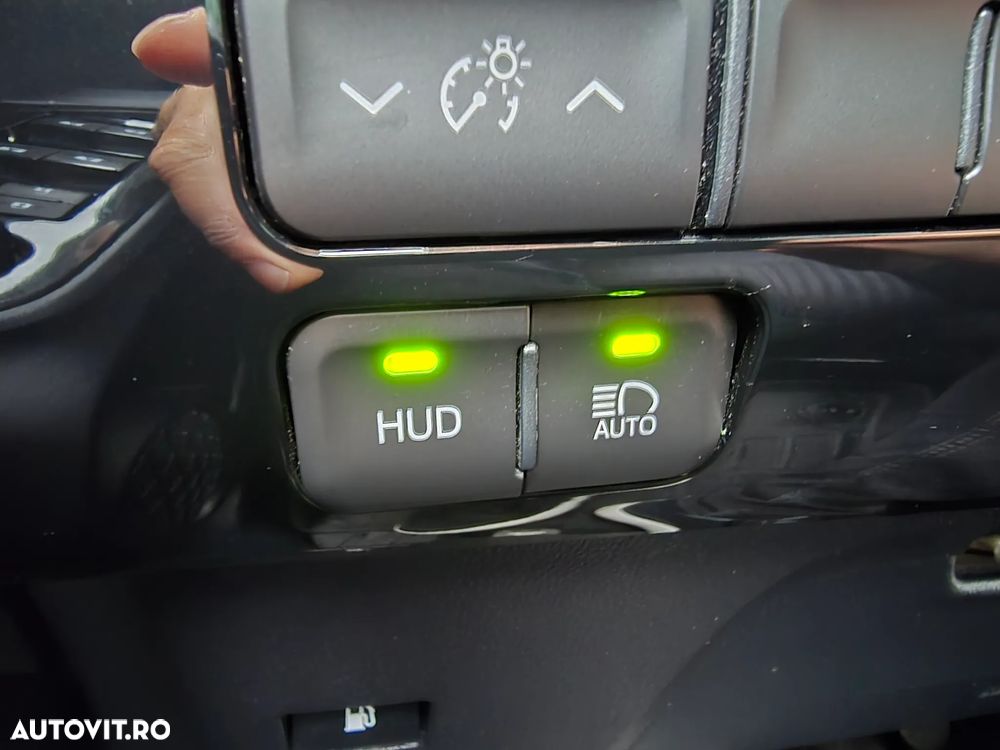 Toyota Prius Hybrid - 13