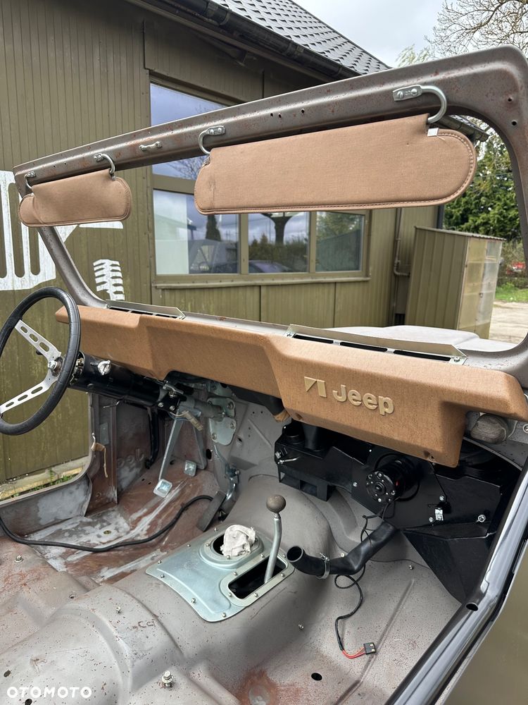 Jeep CJ - 4