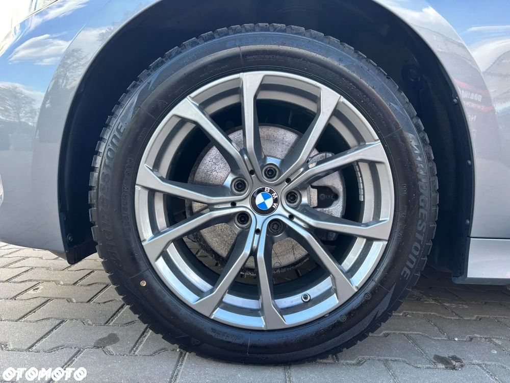 BMW Seria 3 320d xDrive - 27