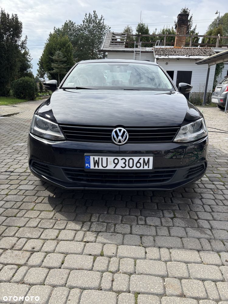 Volkswagen Jetta - 4