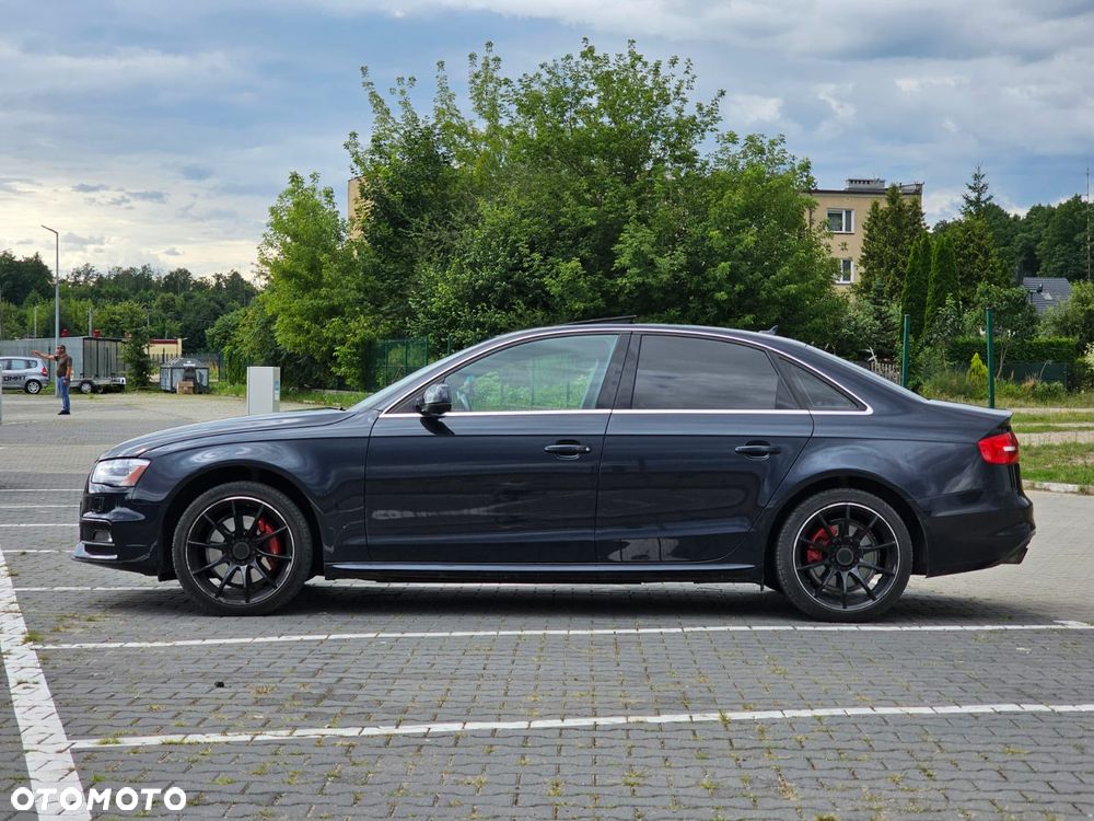 Audi A4 Limousine - 10