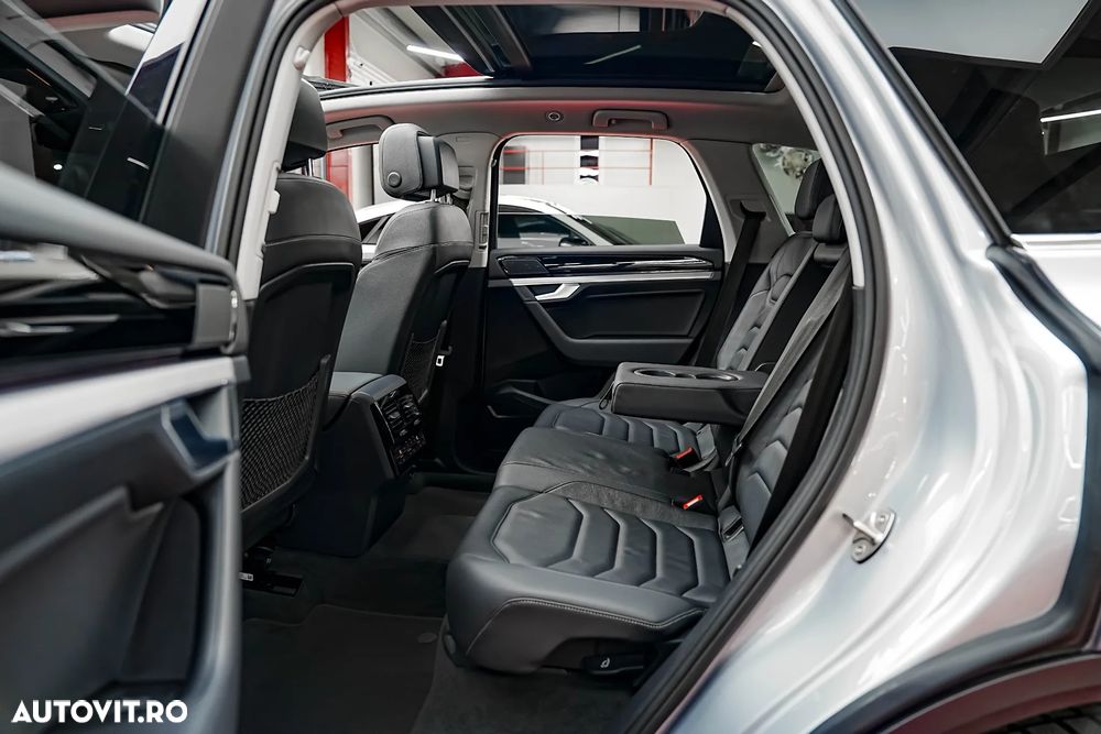 Volkswagen Touareg 3.0 V6 e-Hybrid 4Motion Aut. Elegance - 6