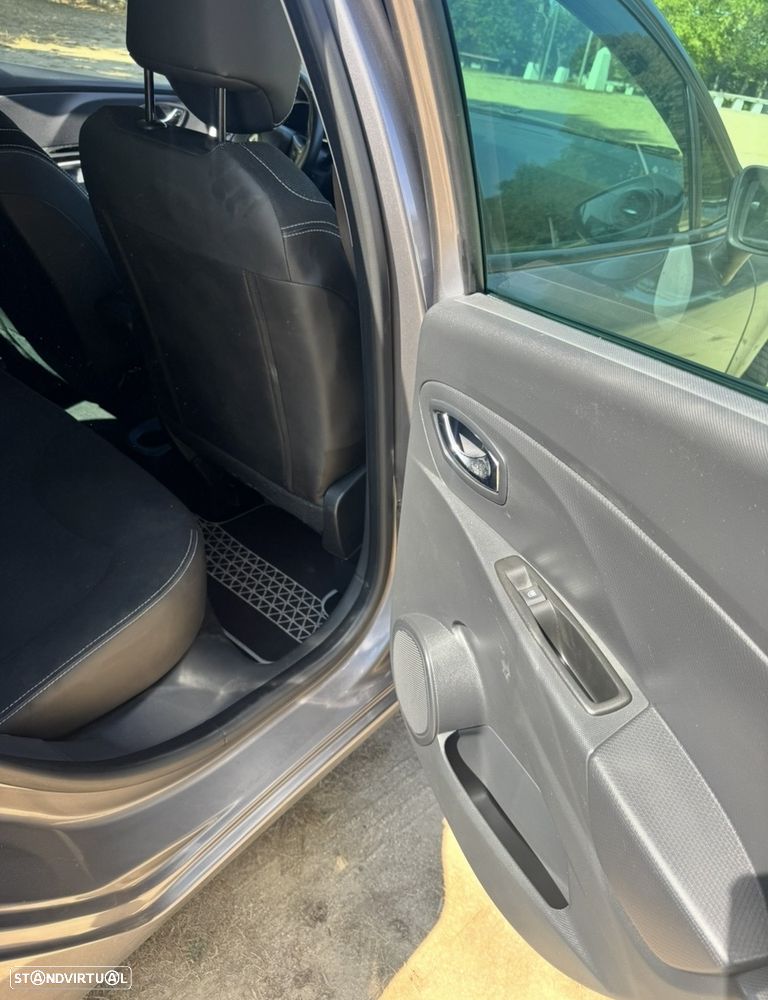 Renault Clio - 12
