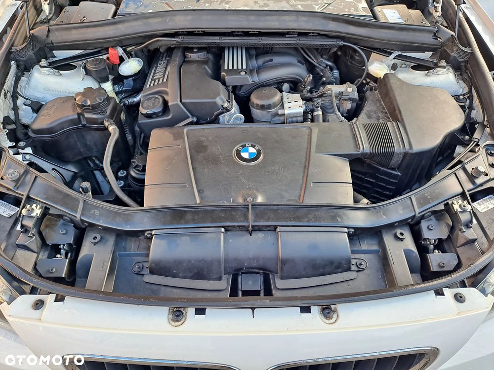 BMW X1 sDrive18i Sport Line - 40