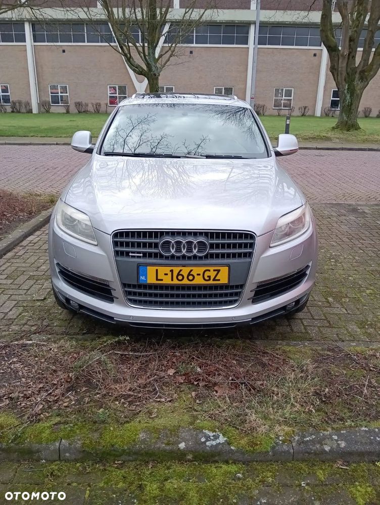 Audi Q7 4.2 FSI Quattro Tiptronic - 1