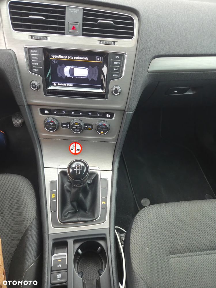 Volkswagen Golf 1.6 TDI Highline - 11