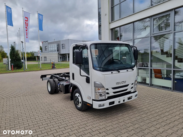 Isuzu M27