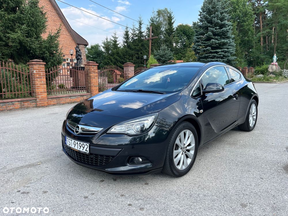 Opel Astra 2012 photo 2