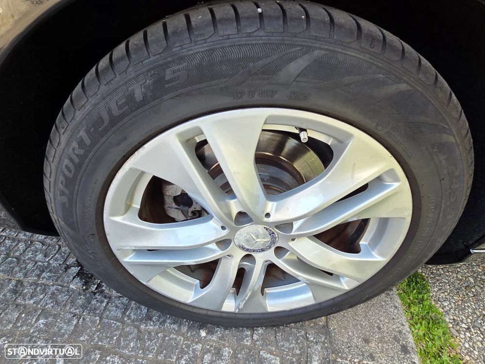 Mercedes-Benz E 250 CDi Avantgarde BlueEfficiency Auto. - 23