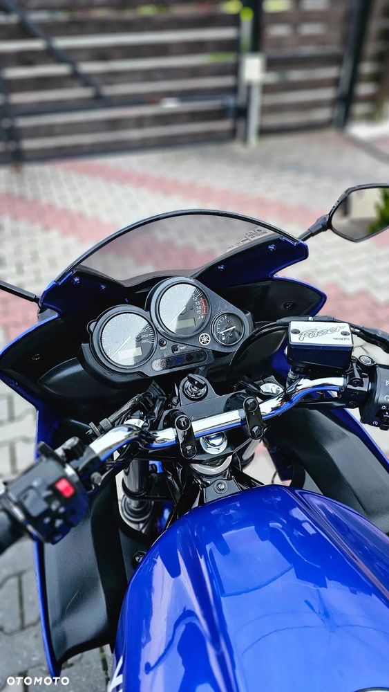 Yamaha FZS - 22