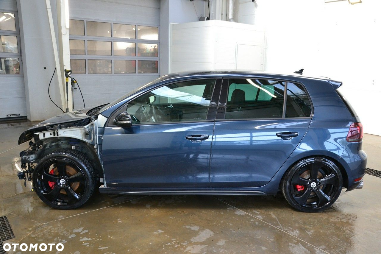 Volkswagen Golf - 4