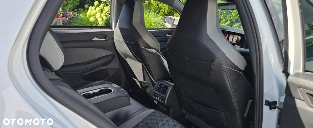 Volkswagen Golf 1.5 TSI OPF R-Line - 19