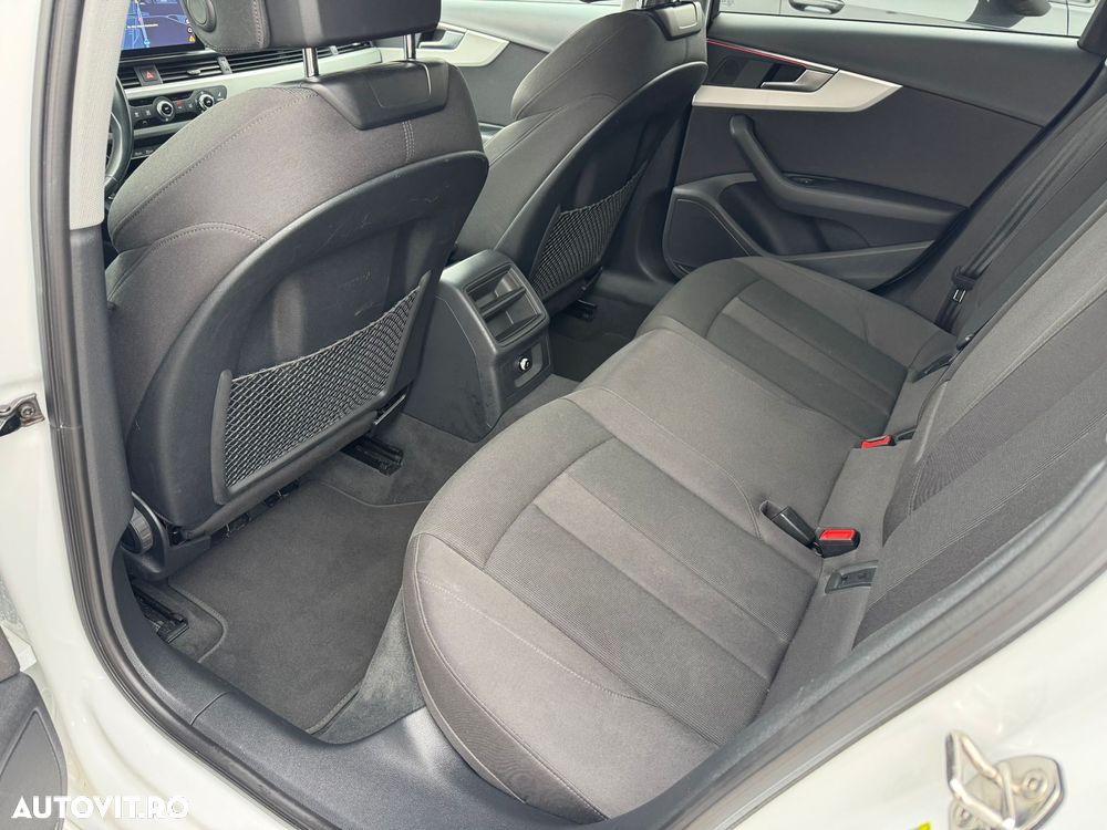 Audi A4 Avant 2.0 40 TDI S tronic MHEV S Line - 36