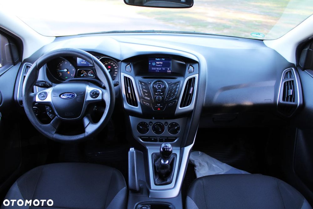 Ford Focus SW - 16