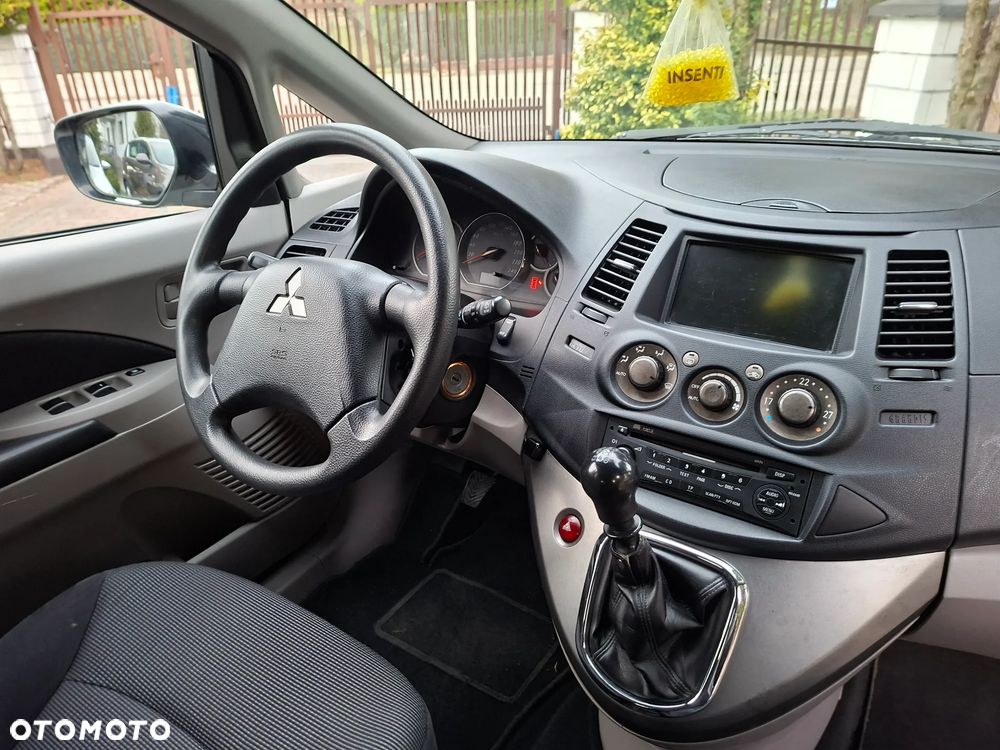 Mitsubishi Grandis - 19