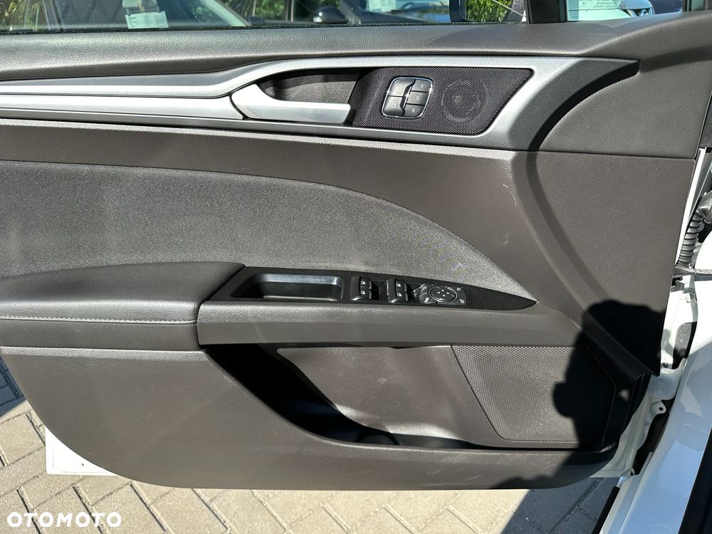 Ford Mondeo - 16