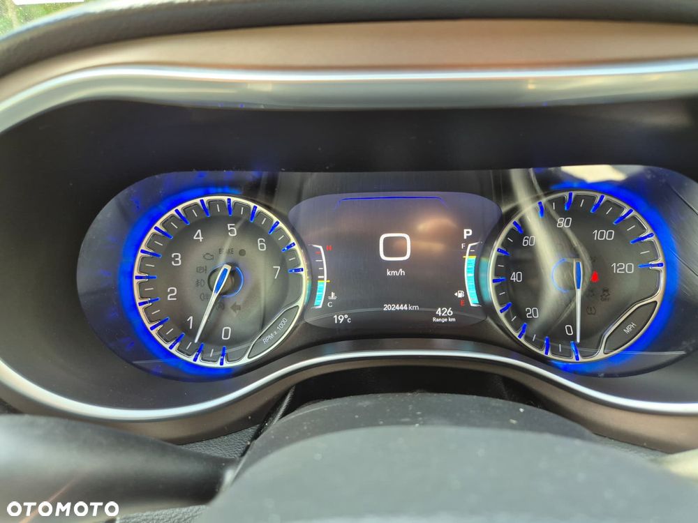 Chrysler Pacifica - 10