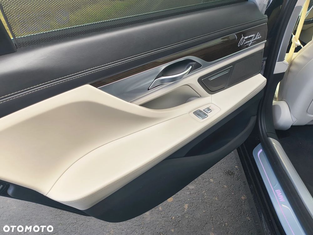 BMW Seria 7 ver-740ld-xdrive - 24