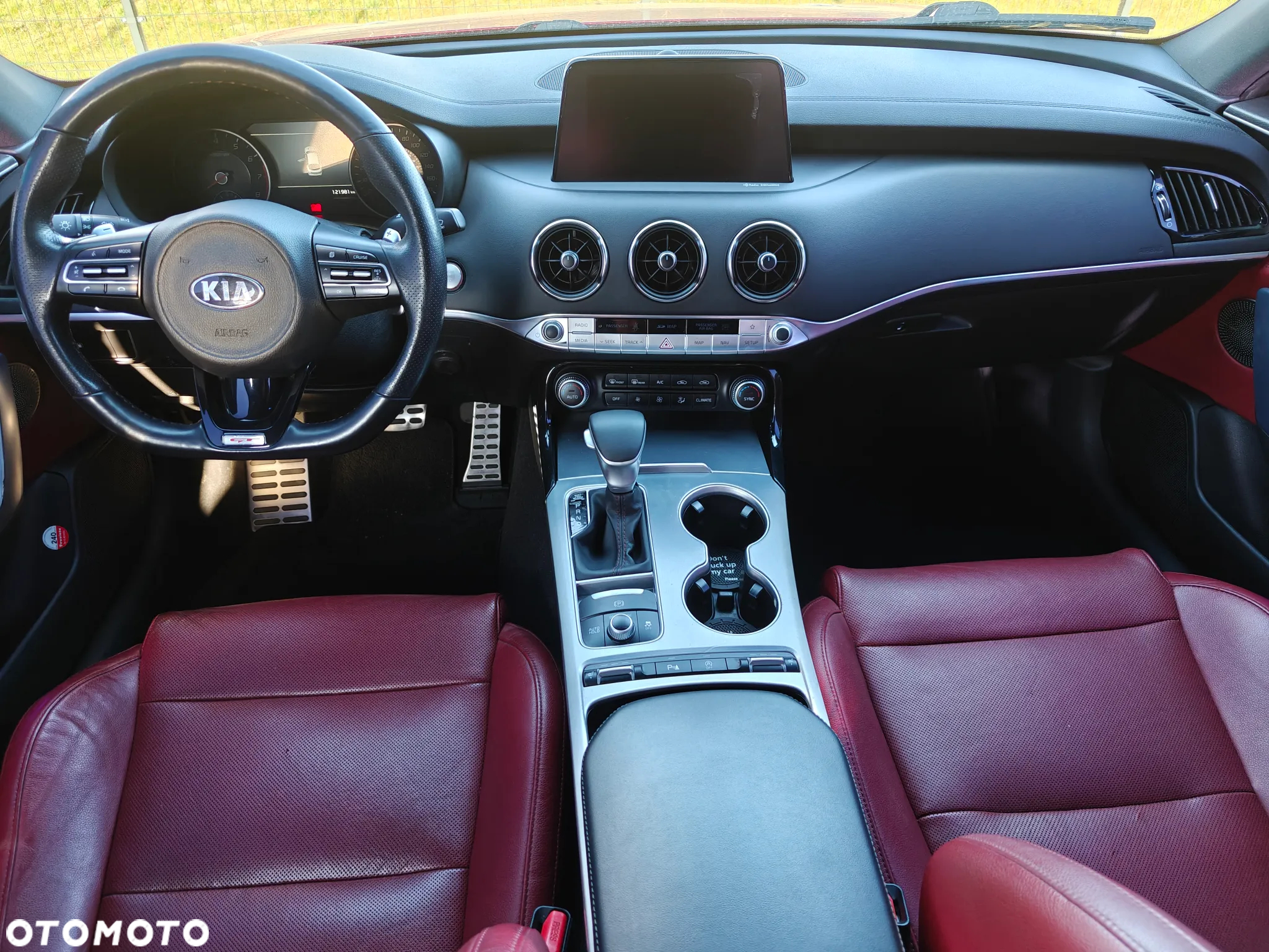 Kia Stinger - 12