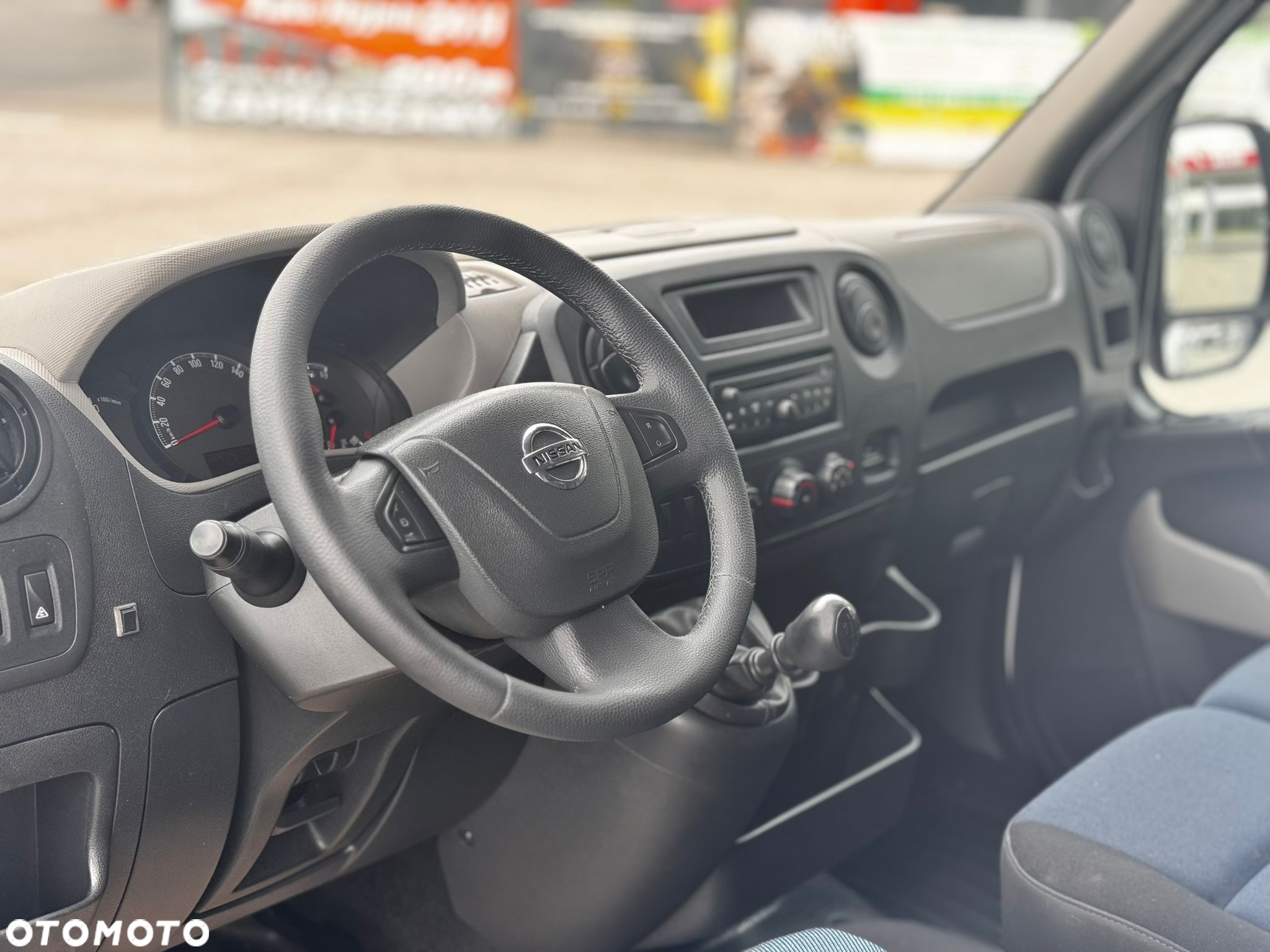 Nissan NV 400 - 4