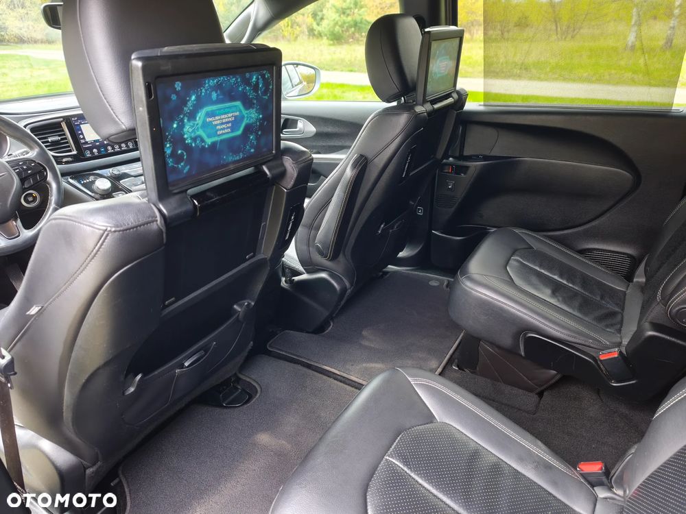 Chrysler Pacifica - 32