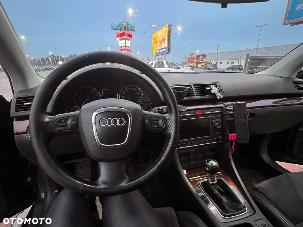 Audi A4 Limousine - 10