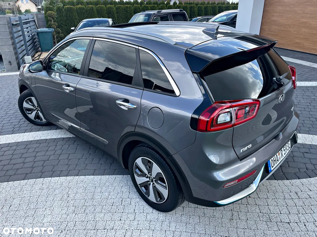 Kia Niro 1.6 GDI Hybrid L Business Line - 14