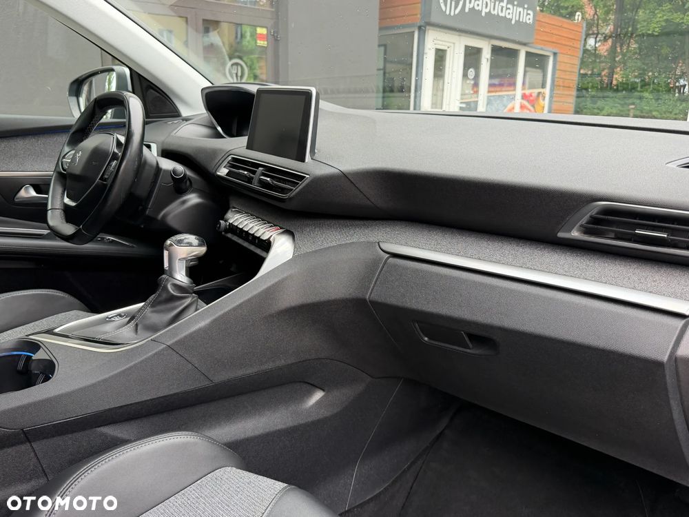 Peugeot 3008 1.2 PureTech Allure S&S - 33