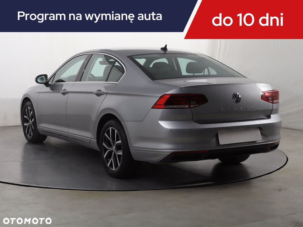 Volkswagen Passat - 6