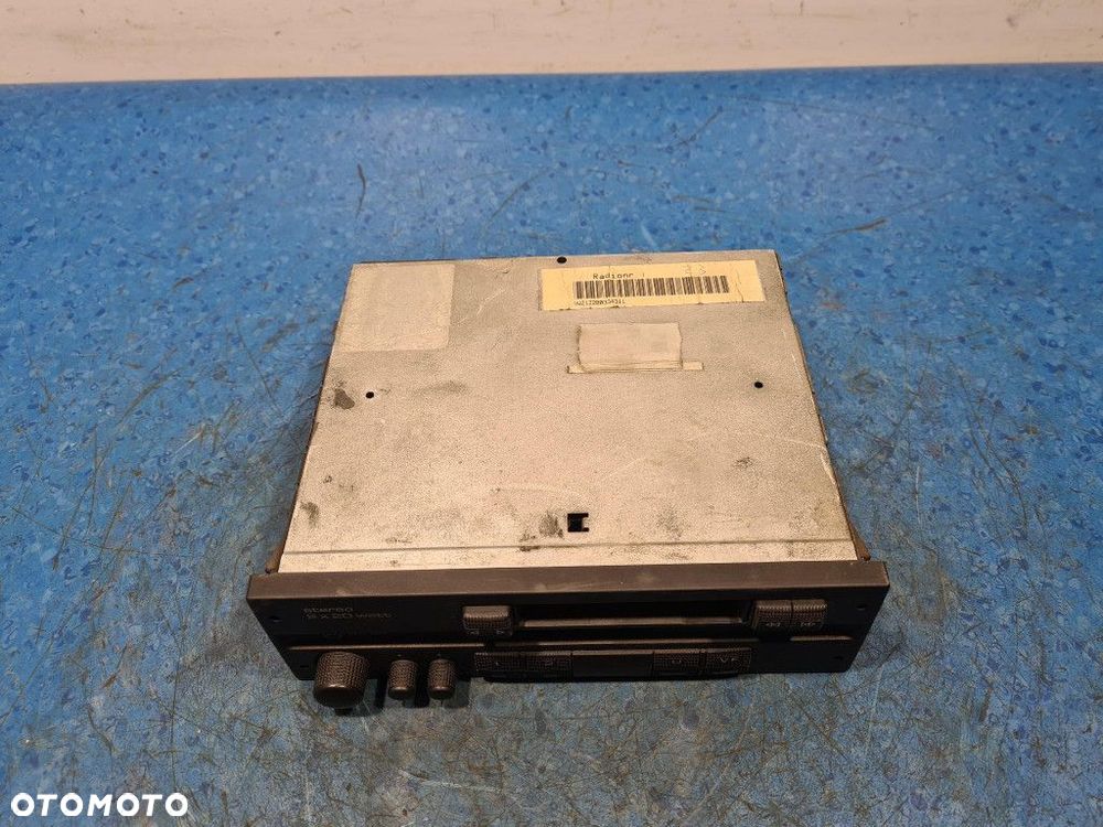 VOLKSWAGEN PASSAT B3 1.9 D RADIO BETA 357035152B - 2