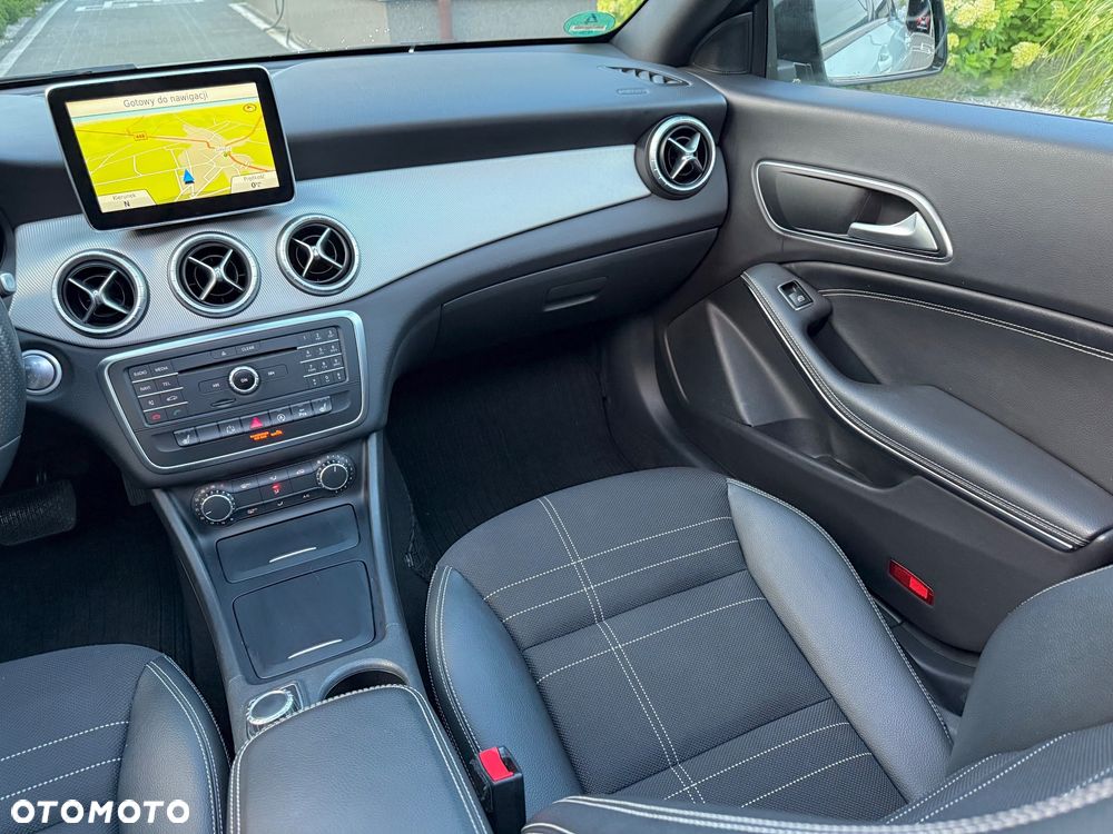 Mercedes-Benz CLA Shooting Brake 200 7G-DCT Urban - 15