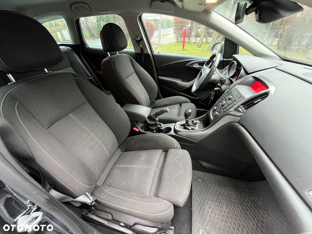 Opel Astra 1.6 Turbo Innovation - 21