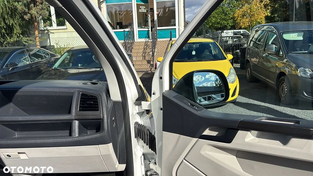 Volkswagen Transporter - 24