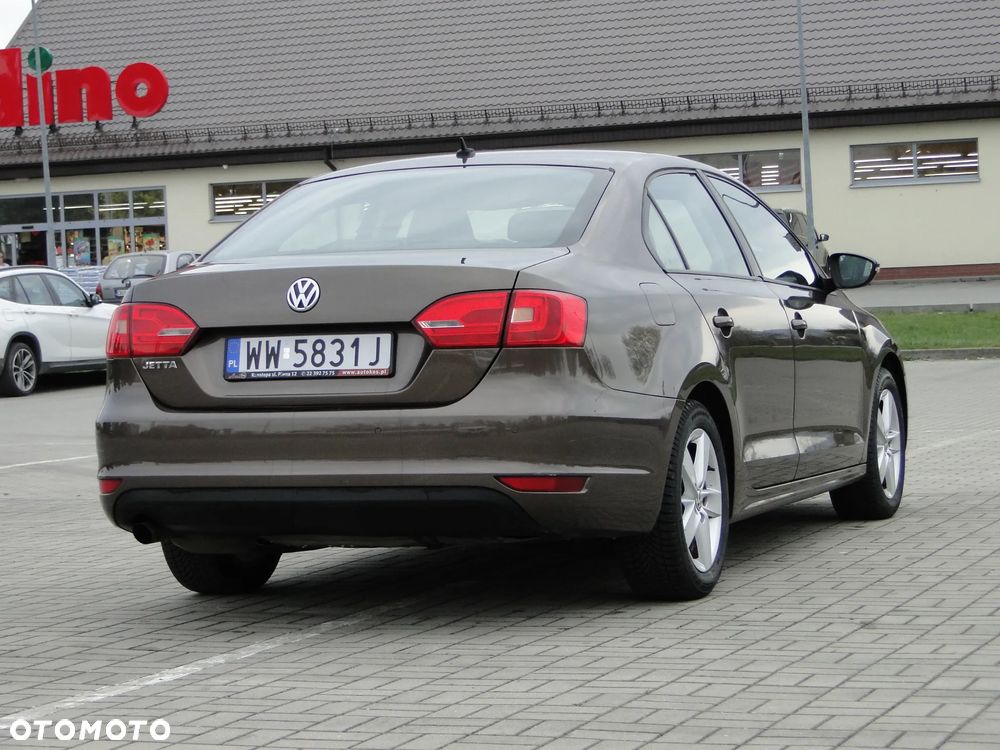 Volkswagen Jetta 1.2 TSI Comfortline - 4