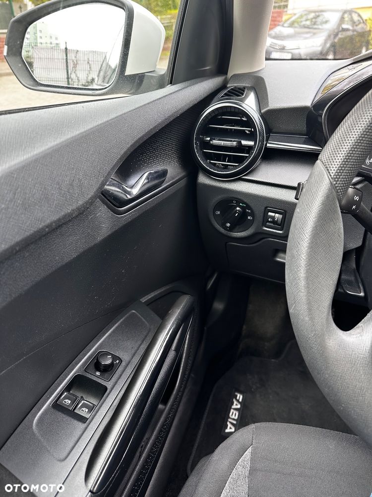 Skoda Fabia 1.0 MPI Active - 22