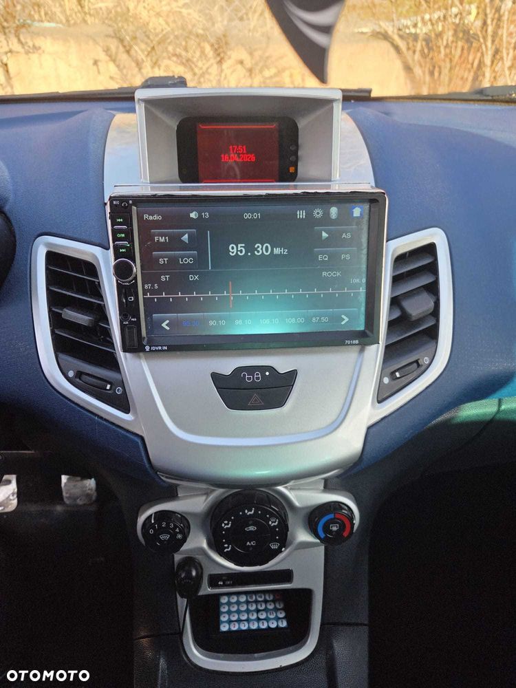 Ford Fiesta - 6