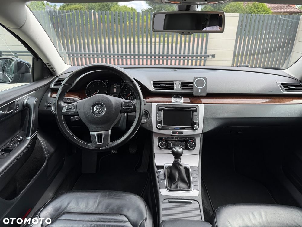 Volkswagen Passat 2.0 TDI DPF BlueMotion Technology Comfortline - 13