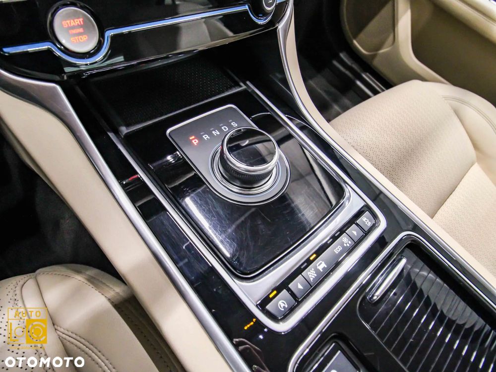 Jaguar XF E-Performance Portfolio - 26