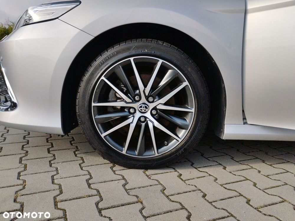 Toyota Camry 2.5 Hybrid Executive CVT - 28