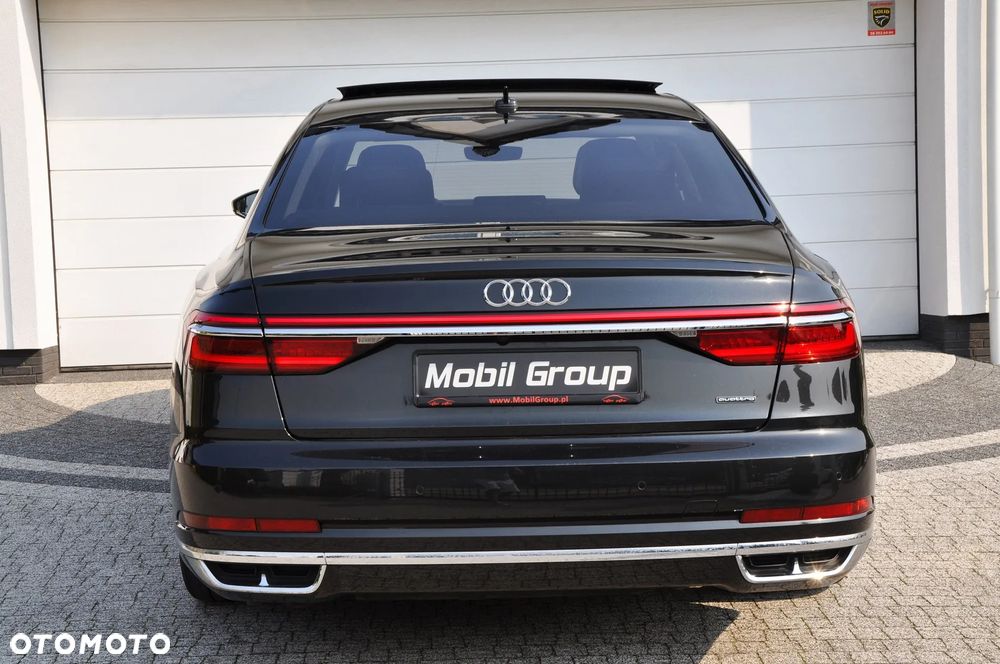 Audi A8 - 8