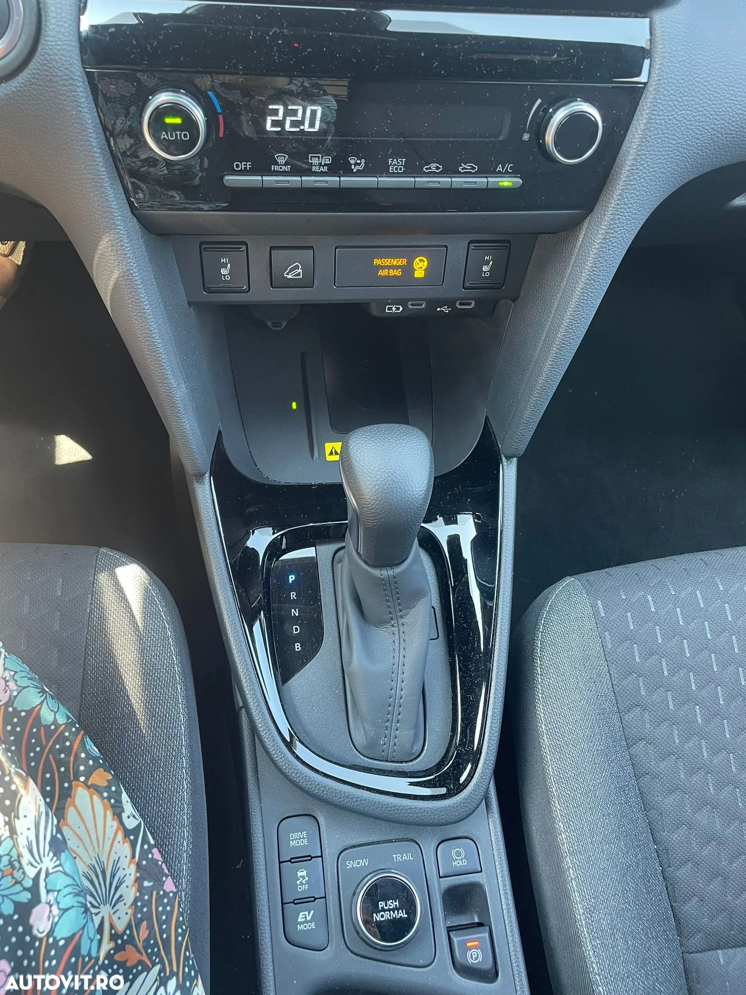 Toyota Yaris Cross 1.5 VVT-i HSD 4x4 Dynamic - 10
