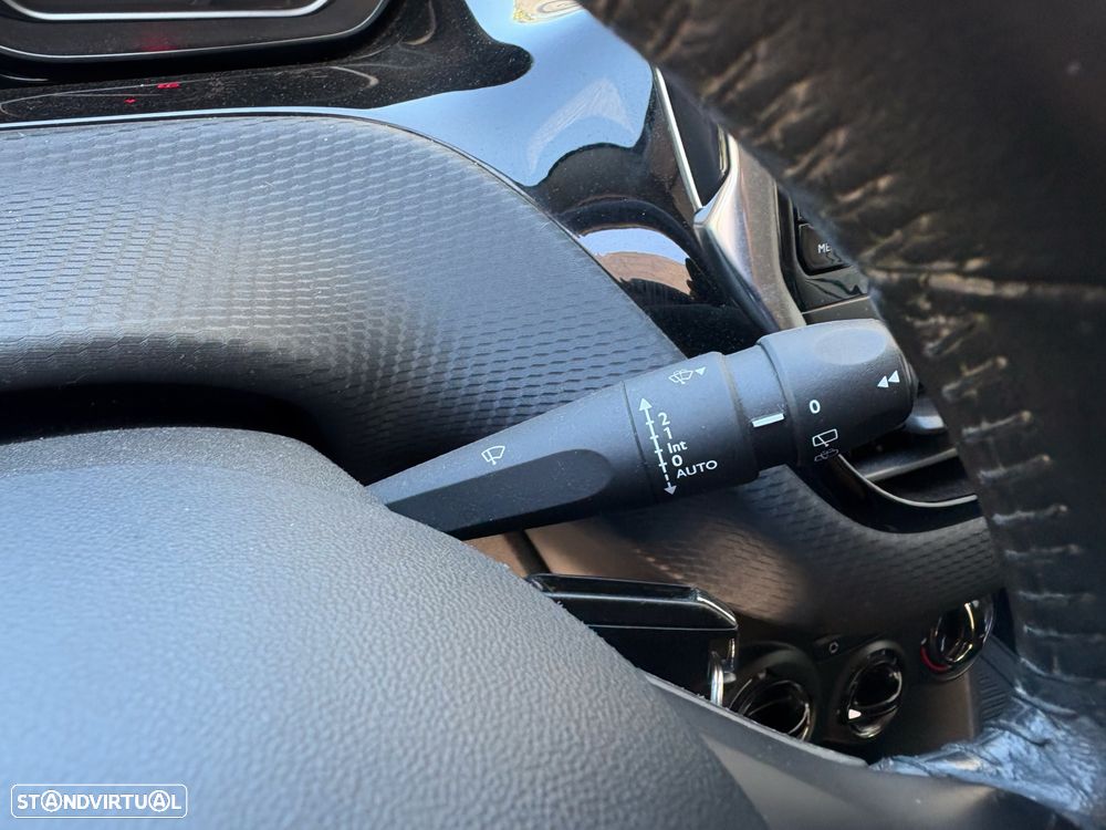 Peugeot 208 1.2 PureTech Style - 18