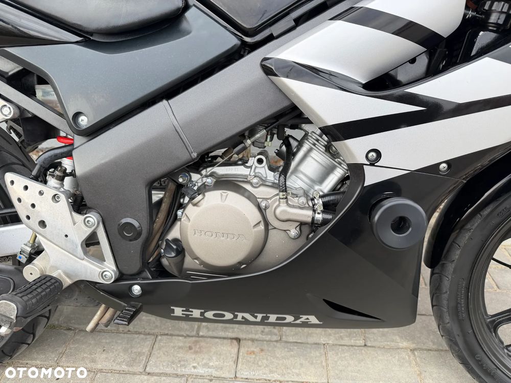 Honda CBR - 23